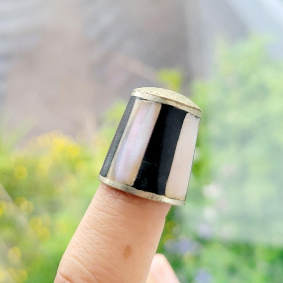 Vintage Abalone Mother of Pearl Thimble - Picture 1 of 7